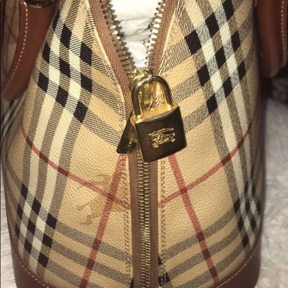AUTHENTIC HAYMARKET CHECK TOTE W/ KEYS & DUFFLE - Picture 3 of 7